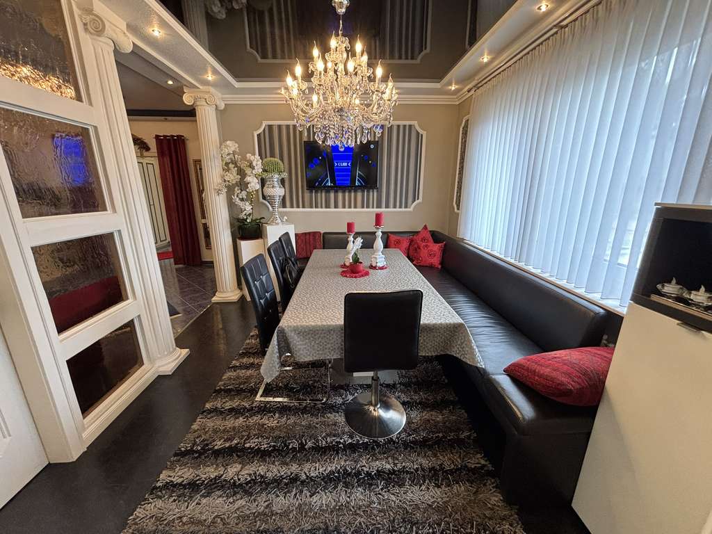 Immobilie in Cloppenburg - Exklusives Einfamilienhaus mit Swimmingpool in Cloppenburg zu verkaufen! - Bild 3