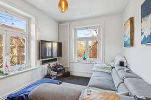Festpreis: Top saniert, top gelegen: 2-Zimmer-Eigentumswohnung in Hamburg-Winterhude – Die vollständige Adresse der Immobilie erhältst du vom Anbieter., 22301 Winterhude, Hamburg – Vorschaubild 6