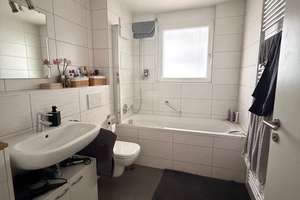 Helle, moderne 2-ZW mit Tageslichtbad, EBK, Aufzug, TG-Stellplatz, Balkon – Tauberweg x, 71139 Ehningen – Vorschaubild 6