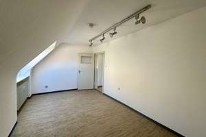 Großzügige Dachgeschosswohnung WG-geeignet - Zentral in Ulm – Die vollständige Adresse der Immobilie erhältst du vom Anbieter., 89073 Mitte, Ulm – Vorschaubild 6