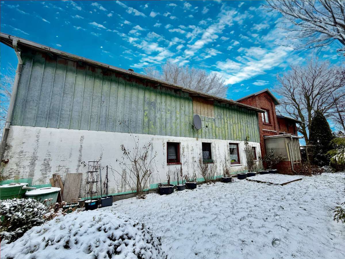 Für Macher, Träumer und Schrauber: Bauernhaus mit ausgebauter Scheune auf ca 1.000 m², Dithmarschen Kreis – Bild 3