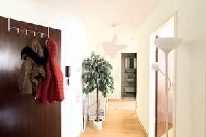 IMMOBILIEN SCHNEIDER - schöne 2 Zimmer Wohnung mit EBK und Süd-Balkon – Die vollständige Adresse der Immobilie erhältst du vom Anbieter., 81929 Englschalking, München – Vorschaubild 2