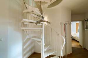 Zwischen Englischem Garten und der Isar gelegen: 4-Zimmer-Maisonette-Wohnung mit Süd-Balkon und DT – Die vollständige Adresse der Immobilie erhältst du vom Anbieter., 80538 Englischer Garten, München – Vorschaubild 15
