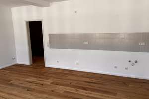"Über den Dächern Leipzigs: Freie Wohnung im 3. OG mit Balkon & neuem Parkett" – Dimpfelstraße 47, 4347 Schönefeld-Abtnaundorf, Leipzig – Vorschaubild 8