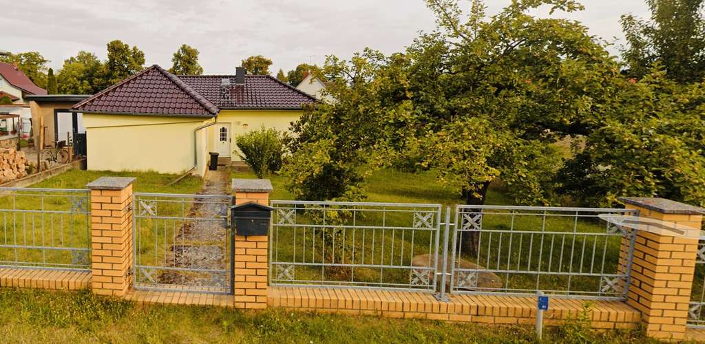 Immobilie in Zehdenick - Zehdenick: Handwerkerobjekt mit 697?m²  GST inkl. Garten, Garage & Schuppen - nur 1,3?km zum Bahnhof - Bild 0