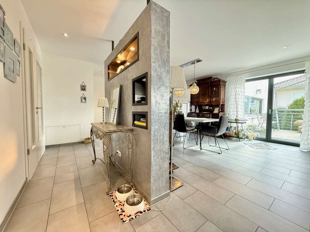 Immobilie in Neuenstein - Stilvolles Einfamilienhaus in gewachsenem Wohngebiet - Bild 1