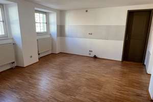 2 Zimmer Wohnung inmitten der Regensburger Altstadt – Die vollständige Adresse der Immobilie erhältst du vom Anbieter., 93047 Innenstadt, Regensburg – Vorschaubild 1