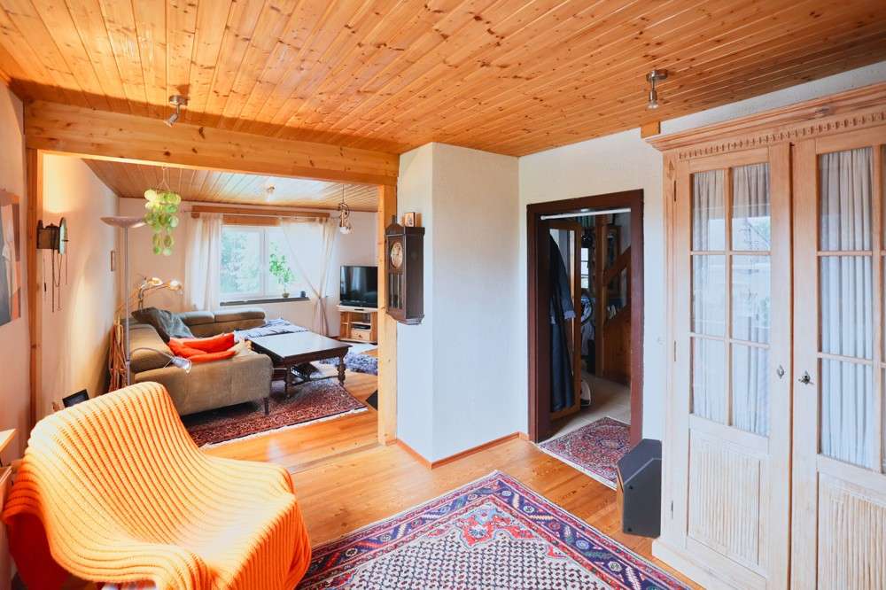 Immobilie in Lingerhahn - Gepflegtes Landhaus mit Nebengebäuden, Garten, Hof und Waldgrundstück in ruhiger Lage in Thörlingen - Bild 2