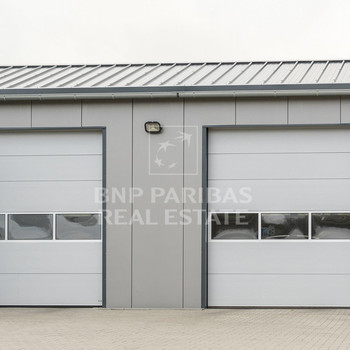 Lager- und Produktionshalle mit Büro