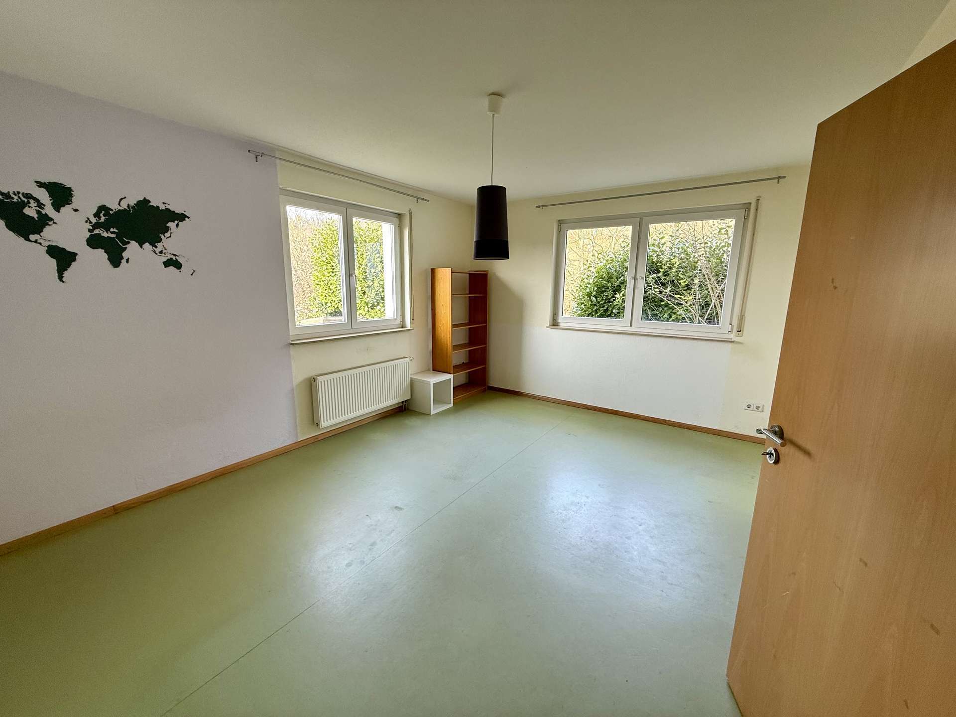 Immobilie in Ebringen - Charmante Erdgeschosswohnung mit Garten in ruhiger Lage von Ebringen: grün gelegen, ideal angebunden - Bild 0