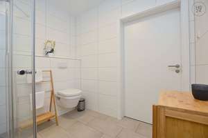 Wunderschöne,modern möblierte Wohnung mit Innenhof zum Mitnutzen in Stuttgart Ost (Berg) – Die vollständige Adresse der Immobilie erhältst du vom Anbieter., 70190 Berg, Stuttgart – Vorschaubild 12