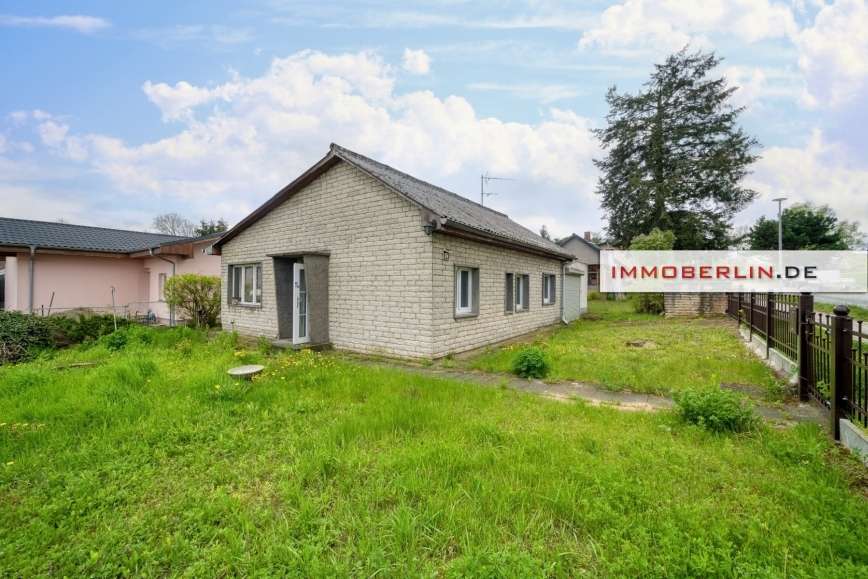 IMMOBERLIN.DE - Sanierungsbedürftiges Haus in sehr naturverbundener Lage, Berlin – Bild 2