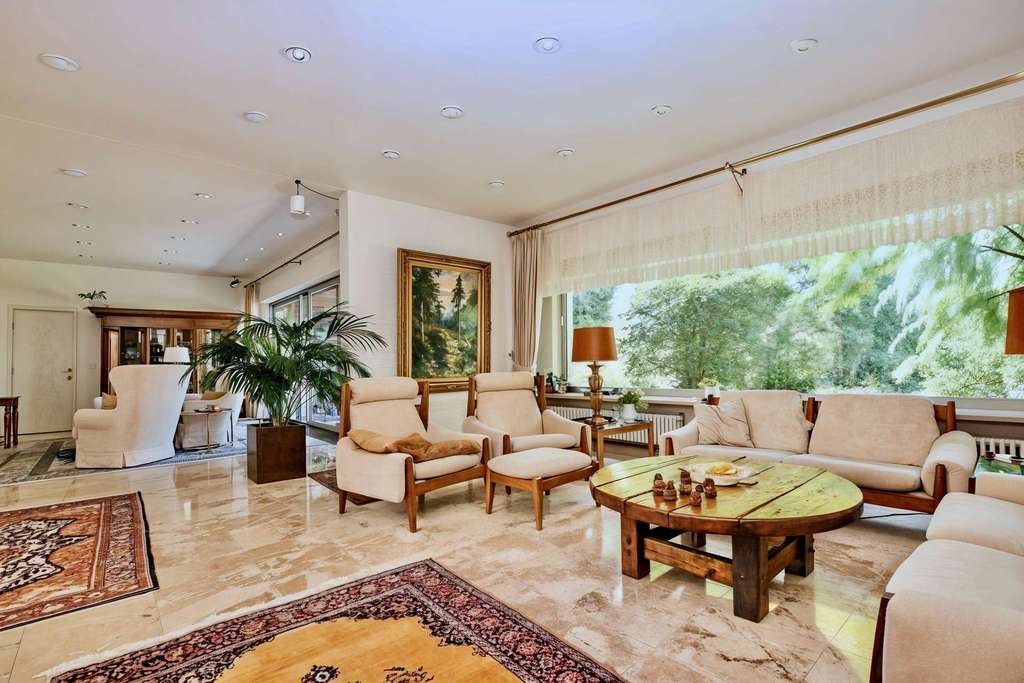 Immobilie in Jersbek - Hochwertiges Architektenhaus – Großzügiges Wohnen mit viel Privatsphäre - Bild 3