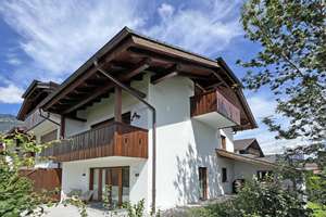 Hochwertige Reihenendhaus in zentraler Lage mit Garten und tollem Bergblick – Die vollständige Adresse der Immobilie erhältst du vom Anbieter., 82467 Garmisch-Partenkirchen – Vorschaubild 2