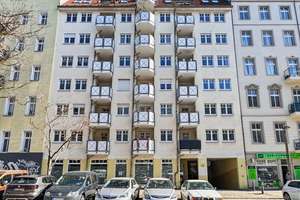 EINZIEHEN & LOSLEBEN. VOLLMÖBLIERT & BARRIEREFREI. MIT AUFZUG & TG-STELLPLATZ. – Thaerstraße 17, 10249 Friedrichshain, Berlin – Vorschaubild 2