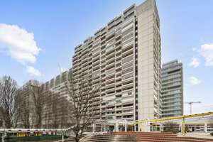 Solide vermietet mit Perspektive: Helle 3,5-Zimmer-Wohnung mit drei Loggien im Olympiadorf