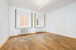 Raum für Ideen – Großzügige Altbauwohnung mit 4 Zimmern im Herzen von Augsburg – Die vollständige Adresse der Immobilie erhältst du vom Anbieter., 86150 Innenstadt. St. Ulrich-Dom, Augsburg – Vorschaubild 5