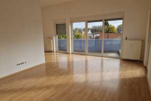 Schöne, frisch renovierte 3-Raum-DG-Wohnung mit Balkon und Garagenstellplatz in Mönchengladbach – Neersbroicher Straße 173, 41066 Flughafen, Mönchengladbach – Vorschaubild 4