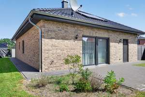 Top gepfl. Bungalow mit gr. Garage & Terrasse in ruhiger, bevorz. Wohnlage – Die vollständige Adresse der Immobilie erhältst du vom Anbieter., 26826 Weener – Vorschaubild 3
