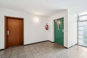 3-Zimmer-Hochhaus-Wohnung mit jeglichem Komfort in Stuttgart Möhringen-Nord – Die vollständige Adresse der Immobilie erhältst du vom Anbieter., 70567 Möhringen-Nord, Stuttgart – Vorschaubild 2