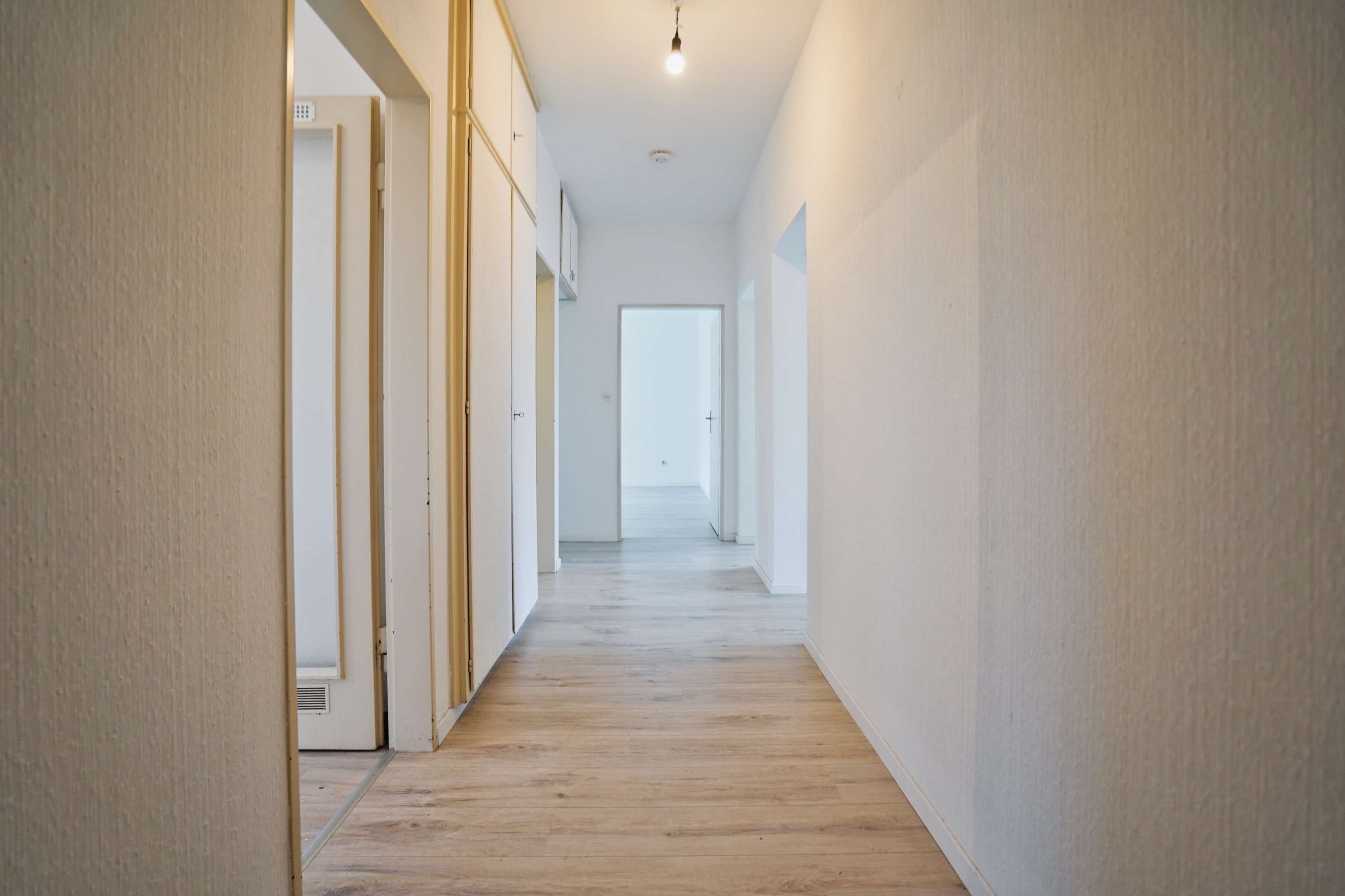 Provisionsfrei - Tolle Gelegenheit mit viel Potenzial !, Frankfurt am Main – Bild 2