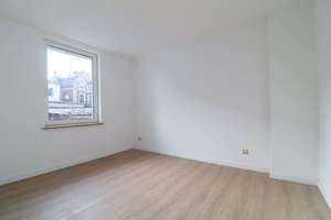 Gröpelingen / Neuwertiges Zweifamilien- & Mehrgenerationenhaus in ruhiger Wohnlage – Die vollständige Adresse der Immobilie erhältst du vom Anbieter., 28237 Lindenhof, Bremen – Vorschaubild 4
