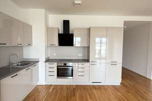 Zentral Wohnen: 4-Raum-Wohnung mit EInbauküche und Balkon