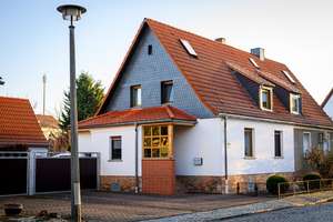 Super Start- klein, fein, einziehbereit! Doppelhaushälfte in Nachterstedt mit Kaminofen+ big Garage! – Die vollständige Adresse der Immobilie erhältst du vom Anbieter., 6469 Nachterstedt – Vorschaubild 1