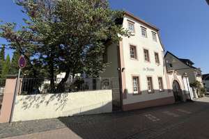 Denkmalgeschützes Schmuckstück - Bürovilla in Walluf – Die vollständige Adresse der Immobilie erhältst du vom Anbieter., 65396 Walluf – Vorschaubild 1