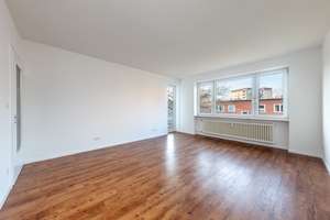 Ruhig gelegene Drei-Zimmer-Wohnung mit Balkon – Salbeiweg 50, 22337 Ohlsdorf, Hamburg – Vorschaubild 2