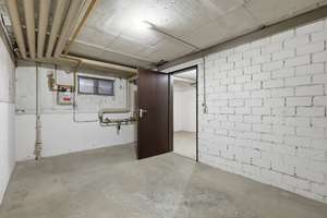 Reiheneckhaus in München / Einmalige Raumaufteilung / 5 Zimmer, Garten & viel Potenzial und TG-Platz – Die vollständige Adresse der Immobilie erhältst du vom Anbieter., 81673 Echarding, München – Vorschaubild 35