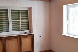 Einfamilienhaus mit großem Grund, PV-Anlage und Potenzial zur individuellen Gestaltung in Manching – Die vollständige Adresse der Immobilie erhältst du vom Anbieter., 85077 Manching – Vorschaubild 5