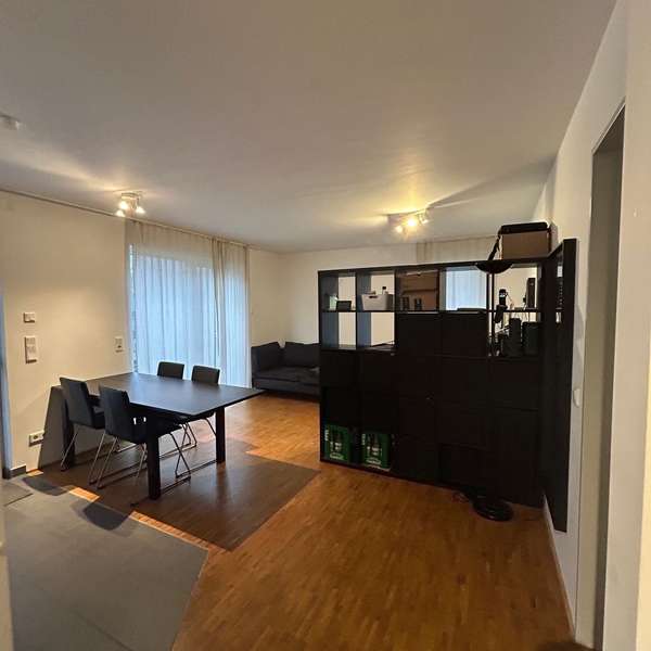 *** schöne 2-Zimmer-Wohnung mit Terrasse, Einbauküche und Stellplatz, nähe Campus/Klinikum ***