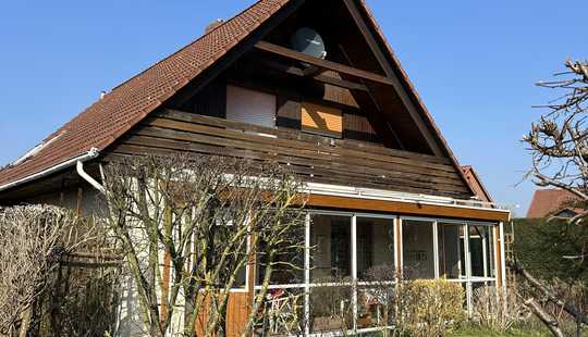 Bild von Freistehendes Einfamilienhaus im Grünen mit tollem Garten, Garage und Wärmepumpe
