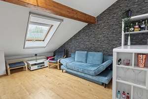 Helle Dachgeschosswohnung mit Balkon in zentraler Lage von HD-Handschuhsheim