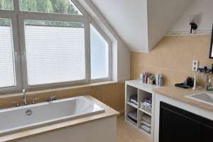 Helle 3-Zimmer-Maisonettewohnung mit großem Balkon, Garage & Einbauküche in Brühl-Kierberg – 50321 Brühl – Vorschaubild 8