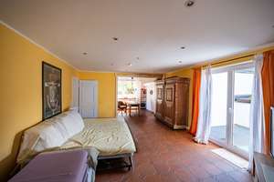 Gepflegtes Mehrfamilienhaus mit Potential in ruhiger Lage von München-Trudering – Die vollständige Adresse der Immobilie erhältst du vom Anbieter., 81827 Waldtrudering, München – Vorschaubild 4