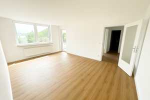 *Neu Sanierte* 2-Zimmer-Wohnung mit Sonnenbalkon – Bochumer Straße 47, 45276 Essen – Vorschaubild 1