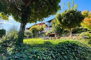 Ein Idyll im Grünen: Ihr neues Zuhause mit Einliegerwohnung – Die vollständige Adresse der Immobilie erhältst du vom Anbieter., 94336 Windberg – Vorschaubild 8