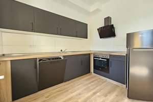 Komplett renovierte Wohnung mit Einbauküche / Fully renovated apartment with fitted kitchen. – Sonnenstraße 82, 9130 Sonnenberg, Chemnitz – Vorschaubild 2