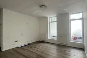 Frisch sanierte 1,5 Zimmer Ergeschoss-Wohnung