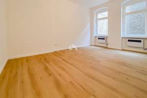 ALTBAUSCHMUCKSTÜCK! WUNDERSCHÖNE WOHNUNG MIT GANZ VIEL CHARME IN FANTASTISCHER LAGE! PROVISIONSFREI! – Wiener Str. 14, 10999 Kreuzberg, Berlin – Vorschaubild 2