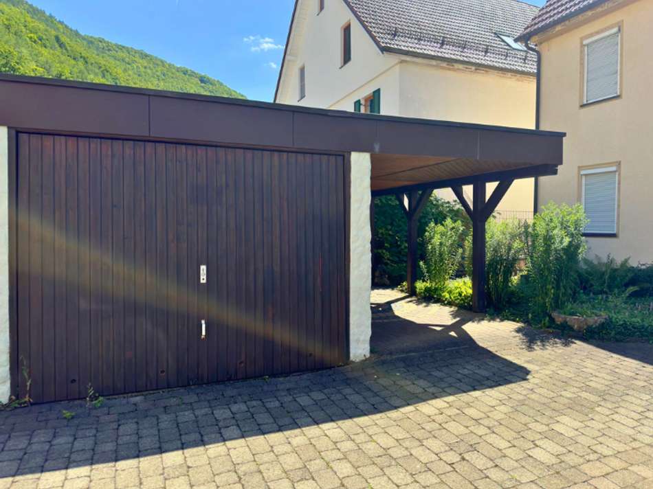 Garage und Carport
