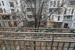 TRAUMHAFTE 2-Zimmer-Altbauwohnung, großer Südbalkon, Altbau-Dielen-bezugsfrei! ruhige Lage! – Dolziger Straße 39, 10247 Berlin – Vorschaubild 4