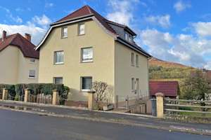 Ein-/Zweifamilienhaus  - Charmanter Klassiker mit Potenzial & Weitblick – Die vollständige Adresse der Immobilie erhältst du vom Anbieter., 36142 Tann (Rhön) – Vorschaubild 2