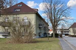 **Vermietete 2 Zimmer Wohnung mit Balkon im Hochparterre Erdgeschoss im grünen Karlshorst**