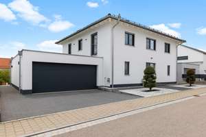 Modernes, massiv gebautes XXL-Einfamilienhaus mit Einliegerwohnung, drei Bädern, Doppelgarage u.v.m. – Die vollständige Adresse der Immobilie erhältst du vom Anbieter., 92339 Beilngries – Vorschaubild 2