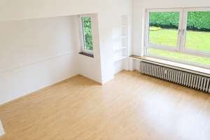Helle 3-Zimmer-Wohnung mit modernem Bad und Balkon ins Grüne  – Elbestr. 14, 45136 Bergerhausen, Essen – Vorschaubild 1