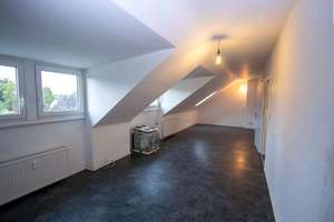 Provisionsfreie Dachgeschosswohnung in Mönchengladbach – Lukrative Kapitalanlage mit Potenzial!