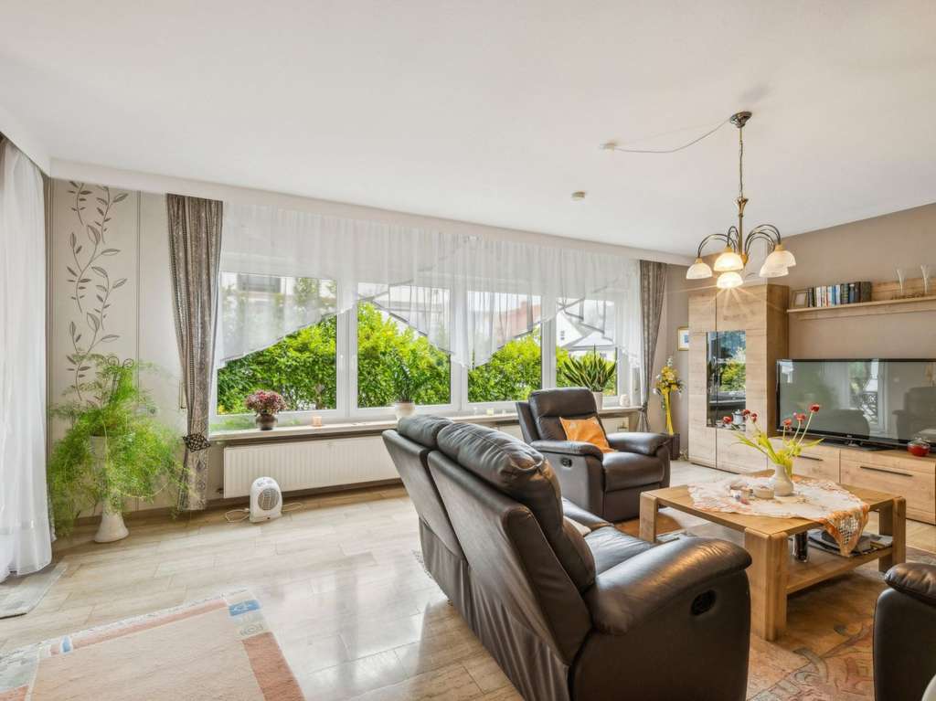 Immobilie in Büttelborn - Eigennutzung oder Kapitalanlage: Zweifamilienhaus mit Garten, Balkon und PV-Anlage in Büttelborn - Bild 4